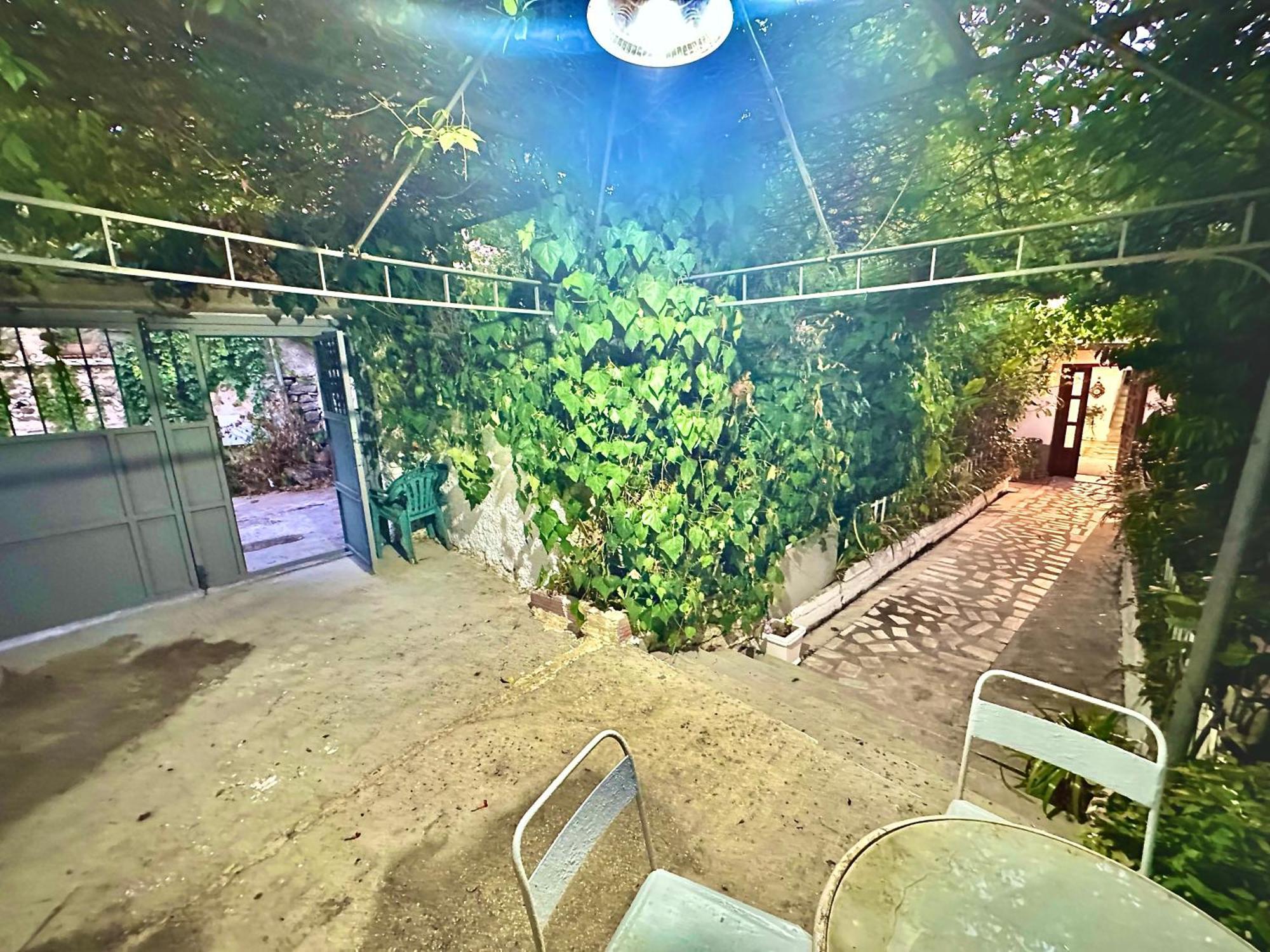 Отель Grandpas House Гирокастра Экстерьер фото