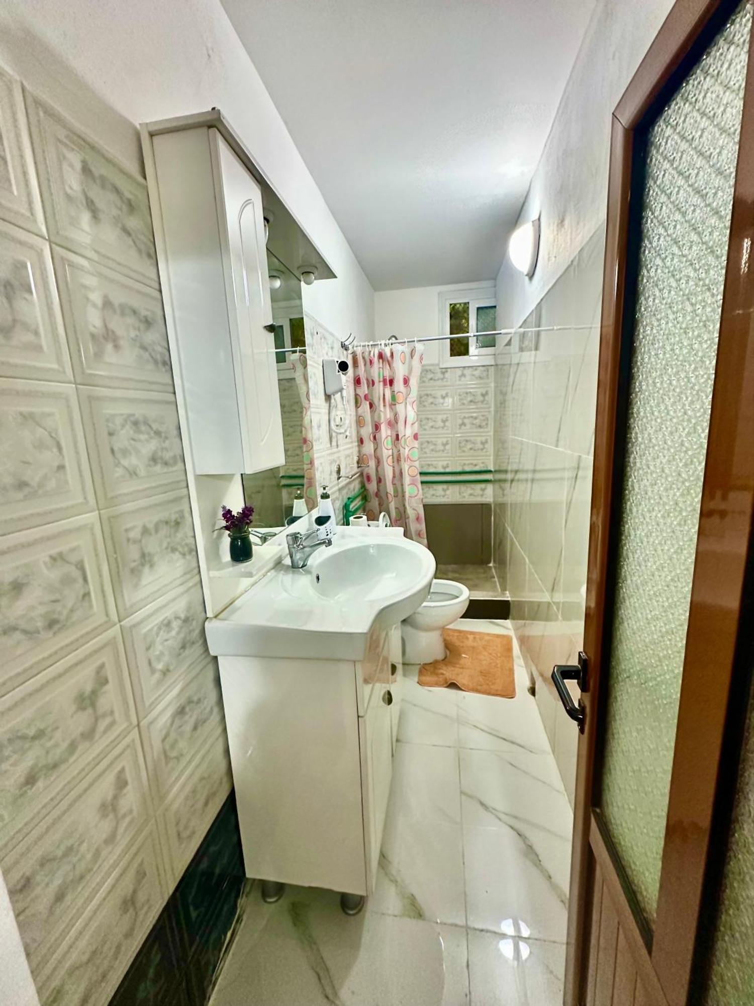 Отель Grandpas House Гирокастра Экстерьер фото